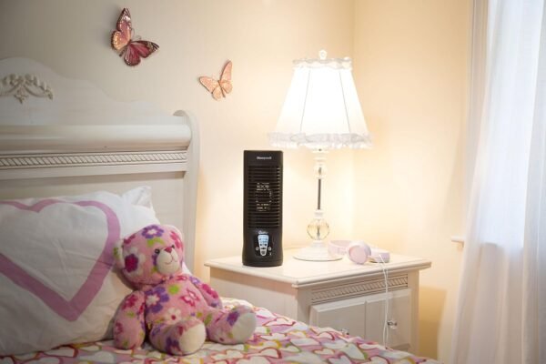Honeywell HTF210B QuietSet Personal Table Fan, Black – Oscillating Personal Fan with Quiet Operation and 4 Levels of Power and Sound